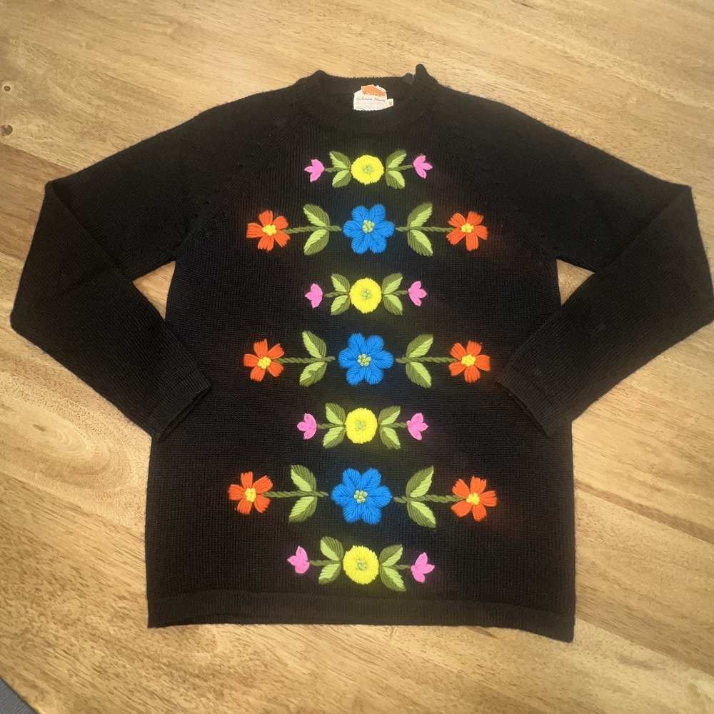 Vintage Embroidered Appliqué Embellished Crewel Floral Virgin Wool Sweater Small